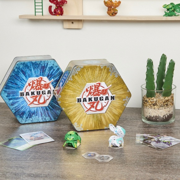 New in Box Bakugan Baku-Tin with 2 Mystery Bakugan -4 BakuCores-Cards - Picture 3 of 4